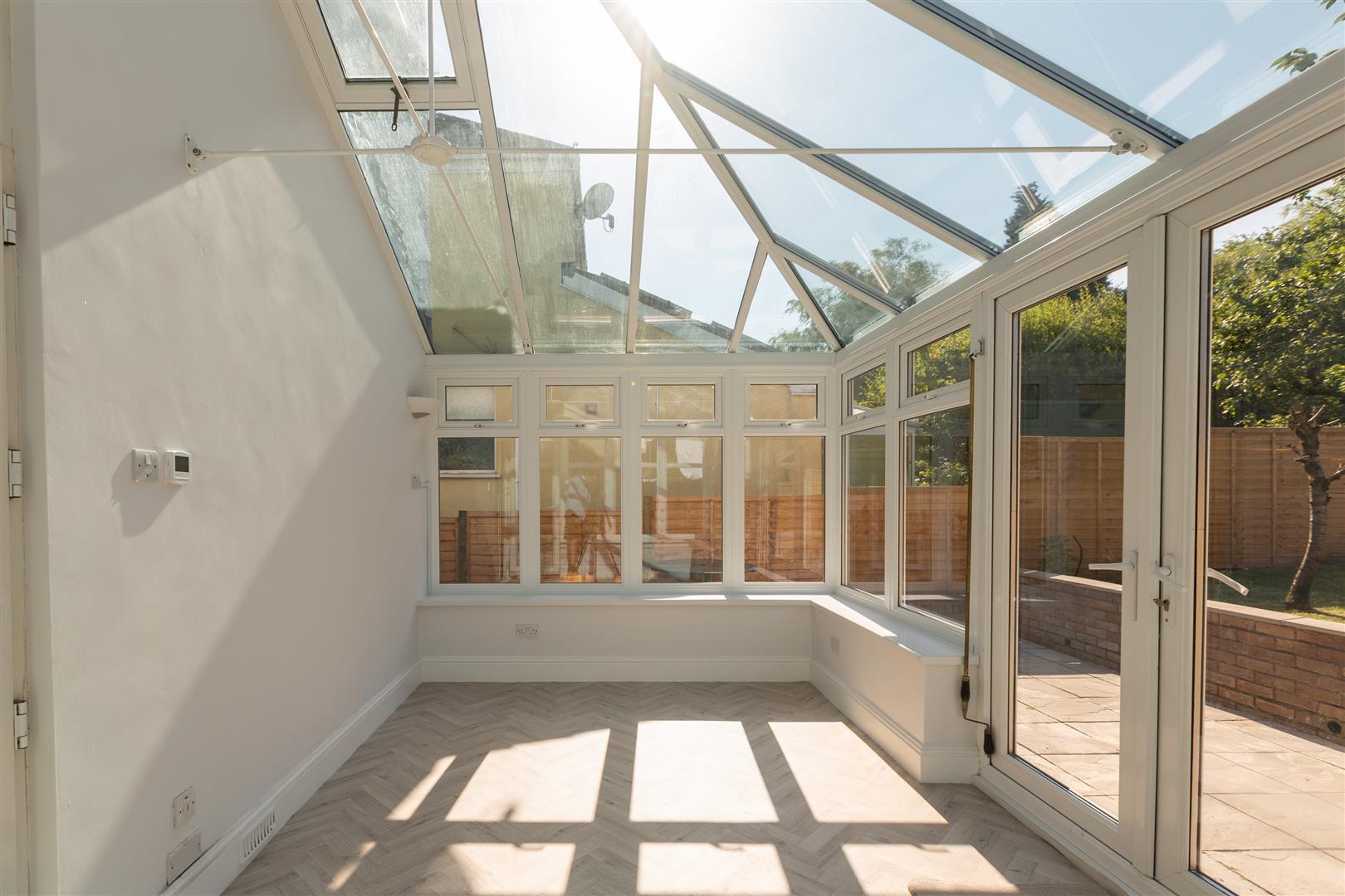 Cwmbach Road, Fforestfach, Swansea, SA5 5BN